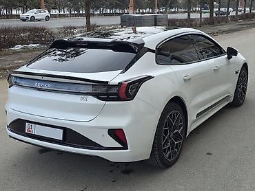 Zeekr: Zeekr 001: | 2024 г. Седан — 3