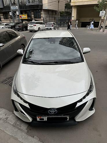 byd e2 2025: Toyota Prius: 2019 г., 1.8 л, Робот, Гибрид, Лифтбек — 3