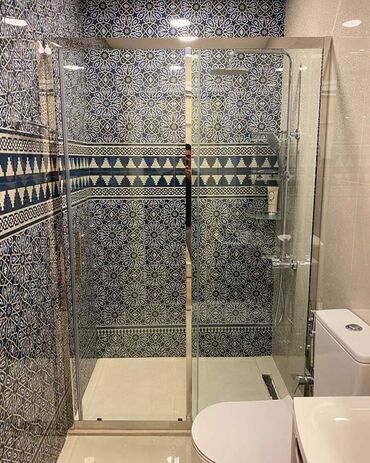 Duş kabinaları, arakəsmələr: Yeni Arakəsmə, Künc üçün, Pulsuz çatdırılma — 27