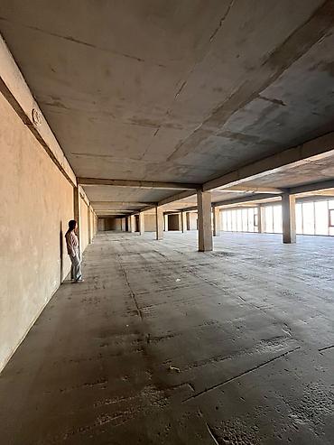 Коммерциялык мүлк: 1000 м², Жүк ташуучу лифти, пандусу менен — 2