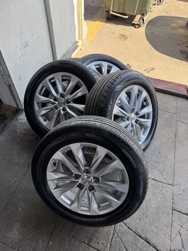 qazel masin: Yeni Disk təkər Toyota 215 / 60 / R 17, 5 Boltlu