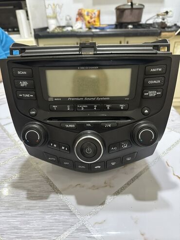 магнитола kg: Штатная магнитола с блоком климат‑контроля для Honda (Premium Sound