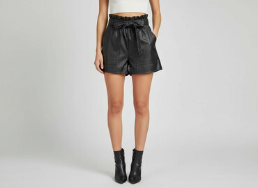 pepco spodnie z wysokim stanem: Shorts for women, size S