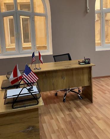 Ofis mebeli: İşlənmiş, İşçi üçün, Dördbucaq masa — 1