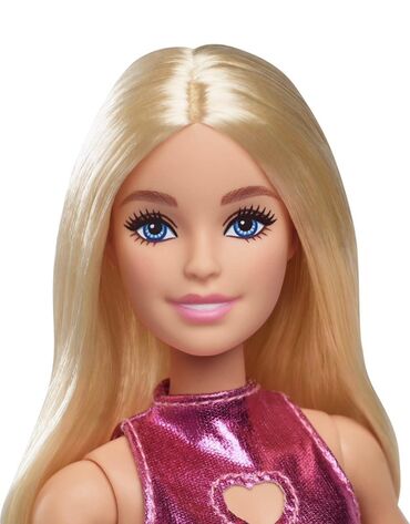 bmw 6 серия 628csi at: Barbie gəlincikləri seriyasından bu gəlincik uzun, sarı saçları və
