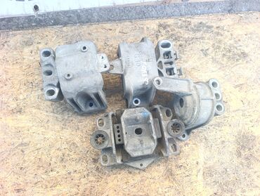 Подушки мотора: Подушка мотора Mercedes-Benz 2002 г., Б/у, Оригинал, Германия — 1