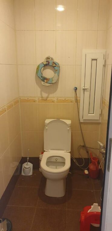 Uzunmüddətli kirayə mənzillər: Mənzil yalnız dövlət işində işləyən ailəyə kirayə verilir yəni stabil — 8