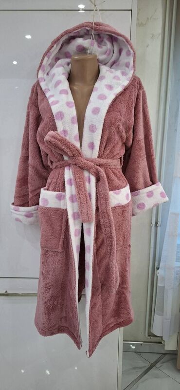 Bademantili: Veličine S m l xl 2xl
 2900 dinara — 7