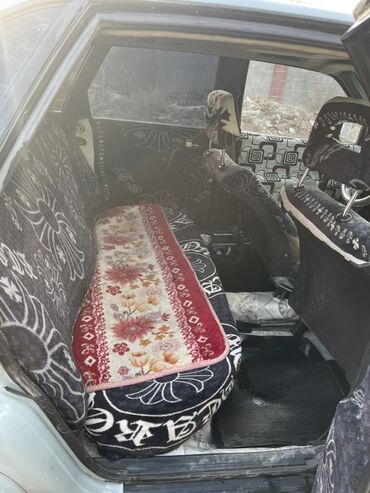 Audi: Audi 100: 1986 г., 1.8 л, Механика, Бензин, Седан — 12