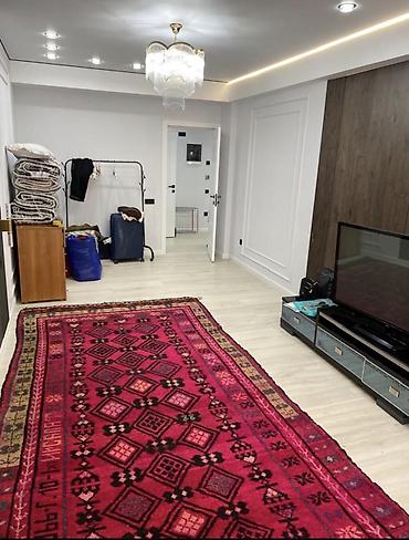 Продажа квартир: Продаю 1 комнатную квартиру в жк Ала -Тоо. 53 м2 на 9 этаже .срочная — 9