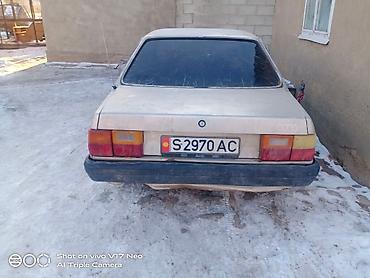Audi: Audi 80: 1986 г., Седан — 5
