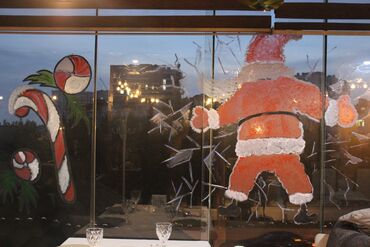 Bayram bəzəkləri: Şüşə vitrinlər üçün Yeni il və qış mövzusunda dekorativ rəsmlər — 11