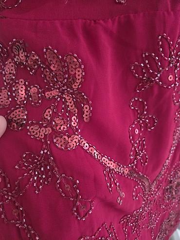 planika baletanke: Elegantna bordo haljina sa ručnim vezom i šljokicama - Boja: duboka — 3