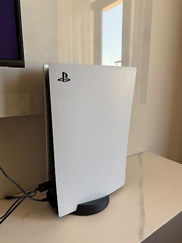 Видеоигры и приставки: Аренда Игровая консоль PlayStation 5 (версия с дисководом). В — 2