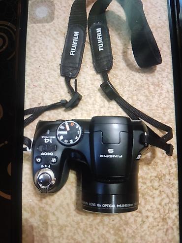 disk 14: Fujifilm FinePix S2980 seriyalı bridge fotoaparat - 14 MP sensor — 4