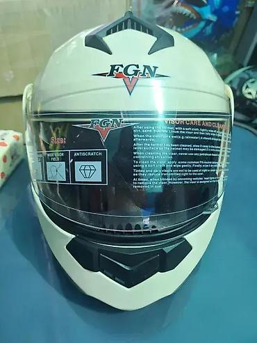 ventil tr413: Flip-up Kaciga u bež boji sa integrisanim naočarima 🏍️ Flip-up kaciga — 1