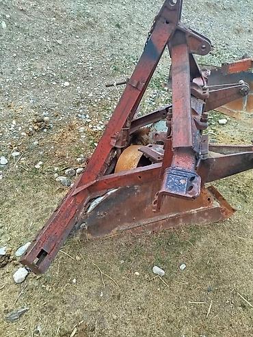 Уборочная техника: Зерноочиститель зернометатель См-4 Отвал-рыхлитель (V-образный) для — 4