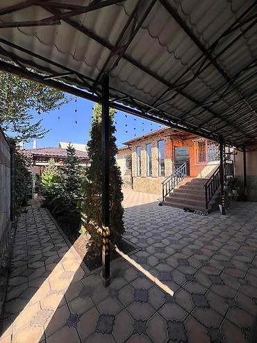 Продажа квартир: 5 и более комнат, 150 м² — 3