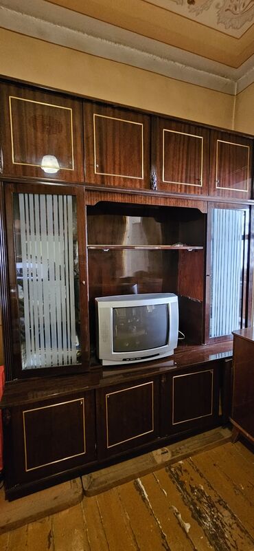kamod qorka: Açılan, Düz dolab, Stenka