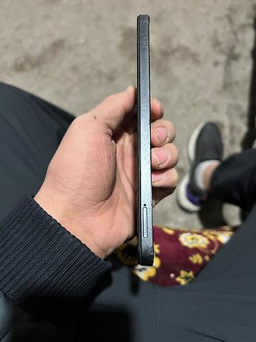 samsung s54: Смартфон с большим экраном и каплевидным вырезом под фронтальную — 3