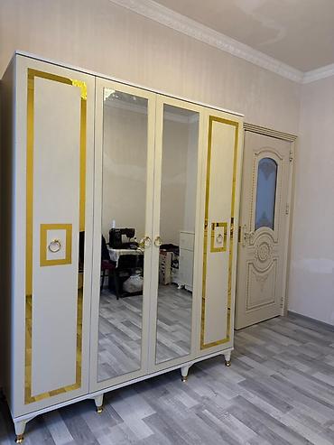 soba: 4 qapılı paltar şkafı - Klassik dizayn: krem rəngli korpus, qızılı — 1