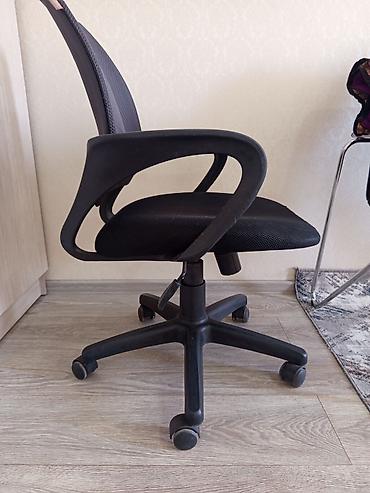 herman miller бу: Комплект офисной мебели, Б/у, Кресло, Пластик, цвет - Черный — 1