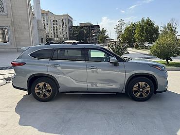 tayota progres: Toyota Highlander: 2022 г., 2.5 л, Вариатор, Гибрид, Внедорожник — 7