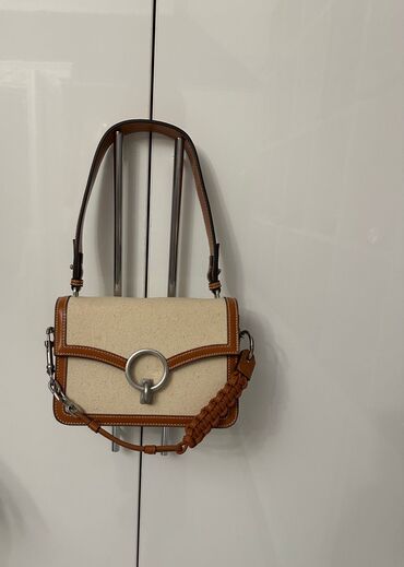 charles keith çanta: **Orijinal Charles&keith çantasi** ** Razmer 22x15 Bu çanta