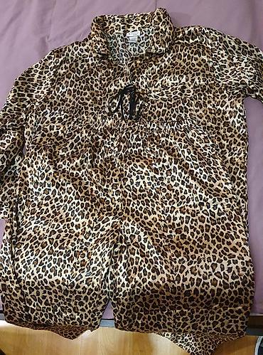 Alt paltarı: Leopard naxışlı atlas pijama dəsti - 2 hissə: uzunqol düyməli köynək — 3