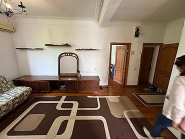 московская карпинка: 3 комнаты, 60 м², Бишкек Парк ТРЦ Сталинка, 3 этаж, Старый ремонт — 3