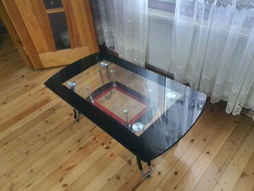 masa və oturacaqlae: Jurnal masası, Açılmayan, Şüşə, Dördbucaq masa