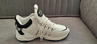 Kişi ayaqqabıları: Ağ rəngdə idman üslublu uniseks krossovkalar - Model: “SPORT FASHION” — 3