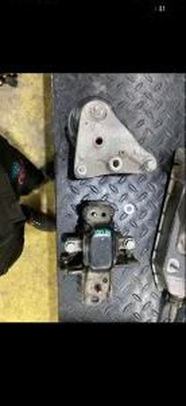 usb na 12v: NOSACI MOTORA LEVI I DESNI AUDI A1 | audi delovi 06******** — 1