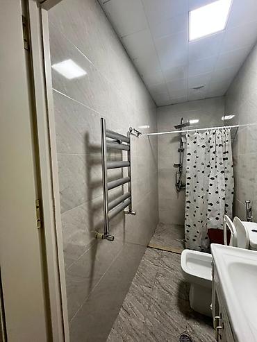 qara qarayev: 2 otaqlı, Yeni tikili, m. Xalqlar Dostluğu, 47 kv. m — 6