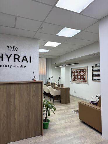 продаю под бизнес: Сатам Маникюр салону 52 кв. м, 3 бөлмө, Ремонту менен, Жабдуулары менен, Бизнес борбору, 1-сызык