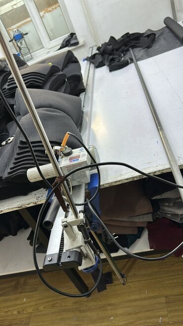 продаю оборудование для кафе: Профессиональный раскройный комплект для швейного производства Состав