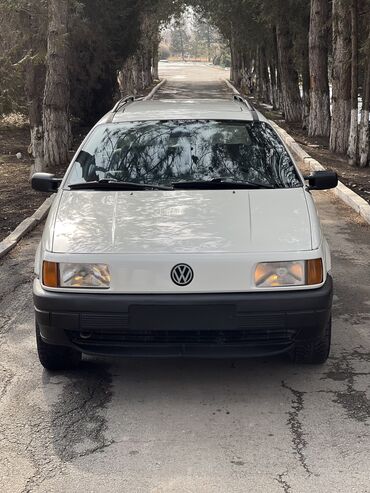 муз колонки: Volkswagen Passat: 1991 г., 1.8 л, Механика, Бензин, Универсал