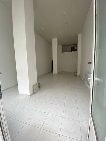 Digər kommersiya daşınmaz əmlakı: Xalqlar dostluqu metrosu yaxinliqi Serhedci Idman Merkezinin arxasi — 5