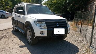самая дорогая машина в кыргызстане: Mitsubishi Pajero: 2010 г., 3.2 л, Механика, Дизель, Внедорожник