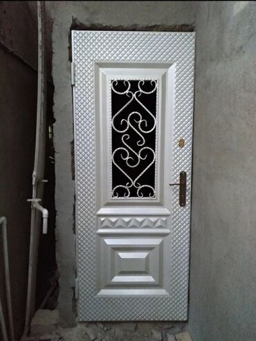 Giriş qapıları: Seyf qapılar Münasib qapılar Dəmir qapı Ev qapıları Çöl qapısı -da lalafo.az — 2 Giriş qapıları: Seyf qapılar Münasib qapılar Dəmir qapı Ev qapıları Çöl qapısı — 2