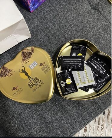 Üz kremləri və serumları: Sit Lux Slim Coffee dəsti, qızılı rəngli qablaşdırmada təqdim edilir