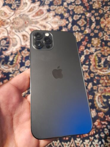 Apple iPhone: IPhone 12 Pro, Б/у, 256 ГБ, Alpine Green, Зарядное устройство, Защитное стекло, Чехол, 95 %