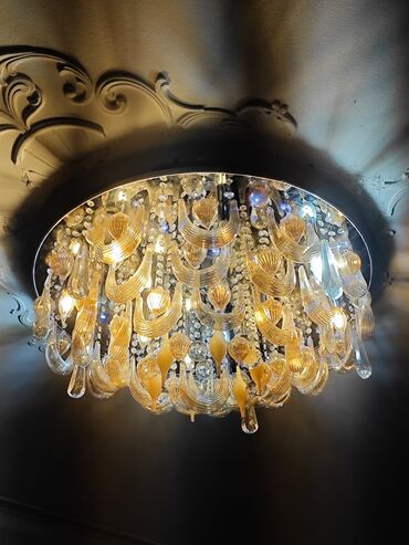 metbex isiqlari: Çılçıraq, 10 və daha çox lampa, Şüşə