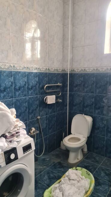 Digər kommersiya daşınmaz əmlakı: Badamdar da Hərbi qospitalın yanında 6 sotun içində olan 2 mərtəbli 5 — 27