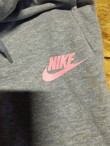Gornji i donji deo: Prodajem nike originale razne haljina ranac trenerke duksevi na lalafo.rs — 7 Gornji i donji deo: Prodajem nike originale razne haljina ranac trenerke duksevi — 7