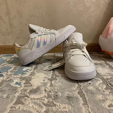 Кроссовки и спортивная обувь: Кроссовки, 41, 41.5, Adidas, Новый, цвет - Белый, Самовывоз, Платная доставка — 2