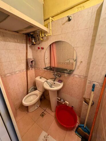 Uzunmüddətli kirayə mənzillər: Nərimanov rayonu, Azadlıq prospektində, köhnə tikili, 5 mərtəbəli — 6