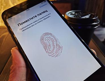 айфон 7 чорный: IPhone 7 Plus, Б/у, 128 ГБ, Jet Black, Чехол, 100 % — 2
