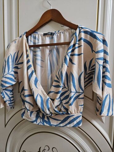 Köynək və bluzalar: Herbiri 2 AZN — 1