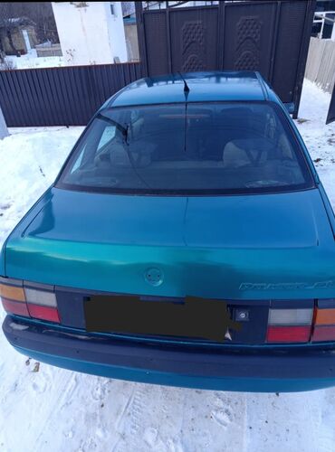 Volkswagen: Volkswagen Passat: 1991 г., 1.8 л, Механика, Бензин, Седан